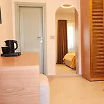 Отель Margarit Boutique