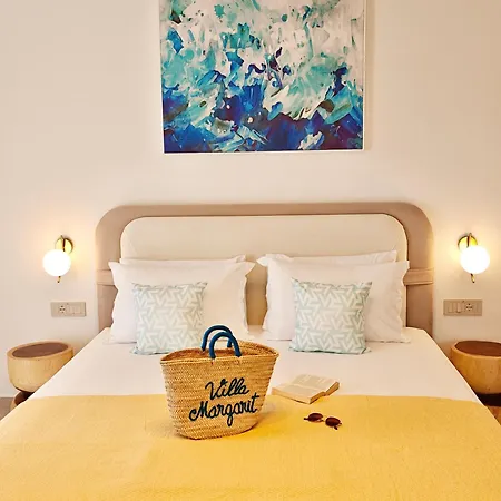 מלון Margarit Boutique