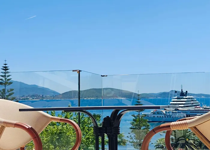 Отель Margarit Boutique